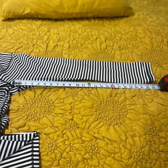 3 PAIRS of Size 6 Lululemon Leggings EUC All 3 pairs included - Picture 5 of 13